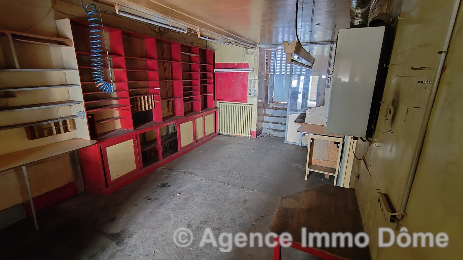 Murs Local commercial 94 m²