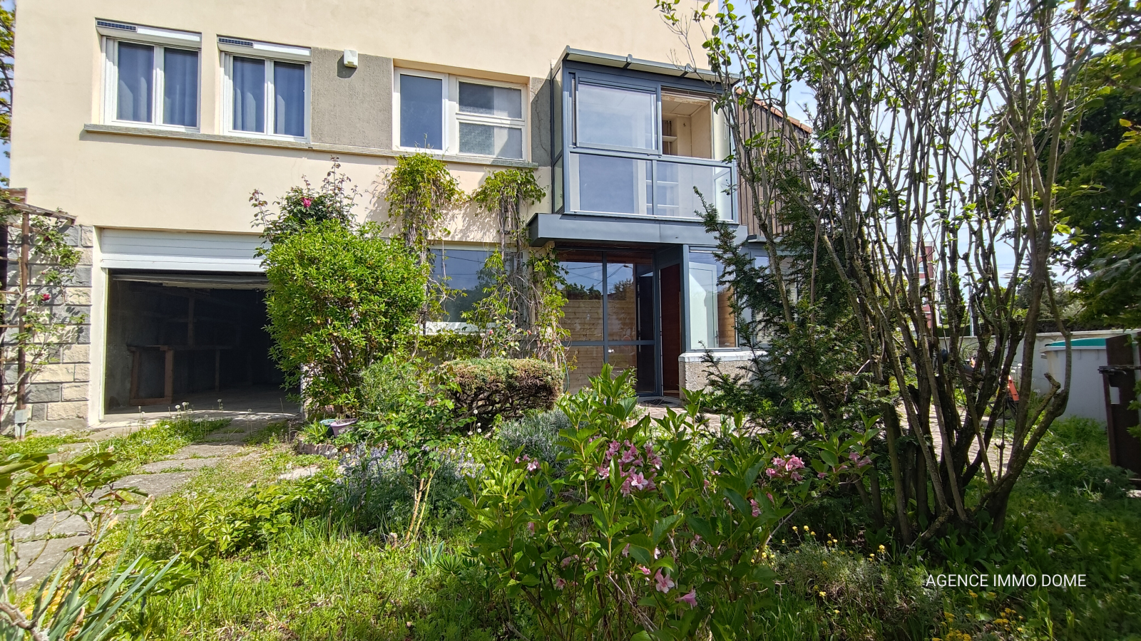 Maison, 8 pièces, 168 m² hab. Terrain. Piscine.